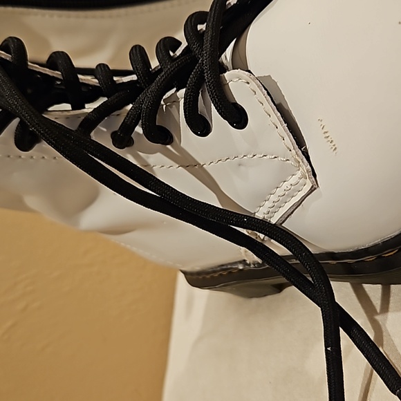 Dr Martens Airwair bouncing soles boots vegan leather - Picture 7 of 7